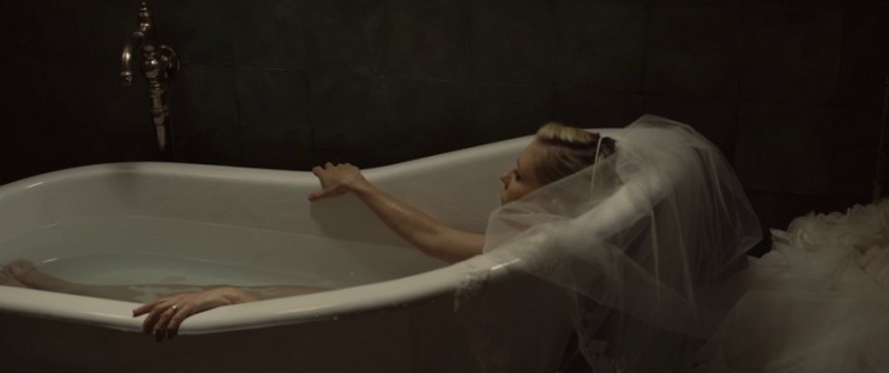 Kirsten_Dunst_jeune_actrice_actress_comedienne_Melancholia_lars_von_trier_film2-800x336