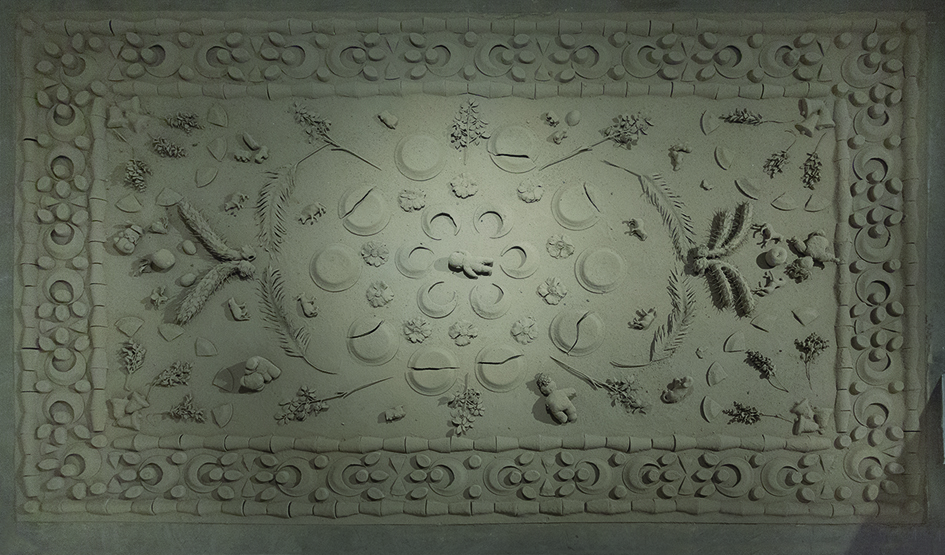 Hakan Kırdar, Hav  Hav, 400 x 240 x 15 cm., Yer Heykeli Buluntu Nesneler ve Kül , 2015