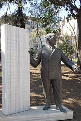 Cahit Külebi, Şairler Parkı, Beşiktaş, İstanbul