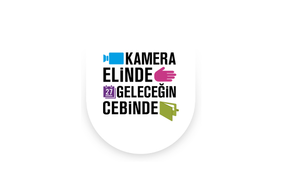 kamera_elinde